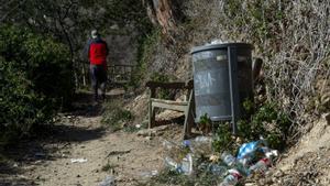 Barcelona abandona un parc noucentista tancat fa tres anys