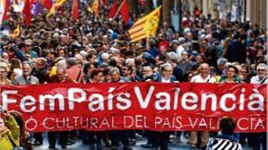 Reclamen un canvi &quot;més decidit&quot; a València