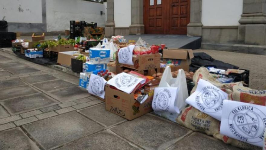 Alimentos donados por vecinos de Tejina.