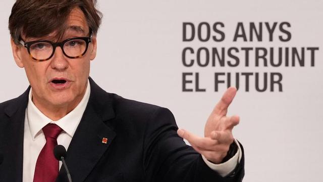 El president de la Generalitat, Salvador Illa, en la compareixença de balanç del curs polític, ahir. | ENRIC FONTCUBERTA / EFE