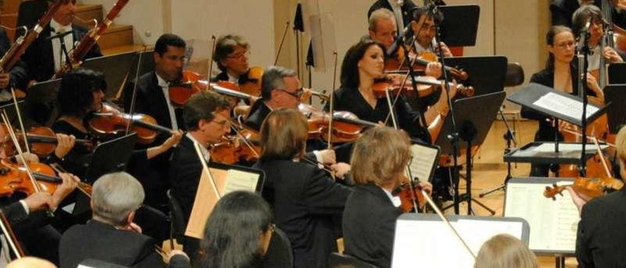 La Orquesta Ciudad de Granada, en concierto.