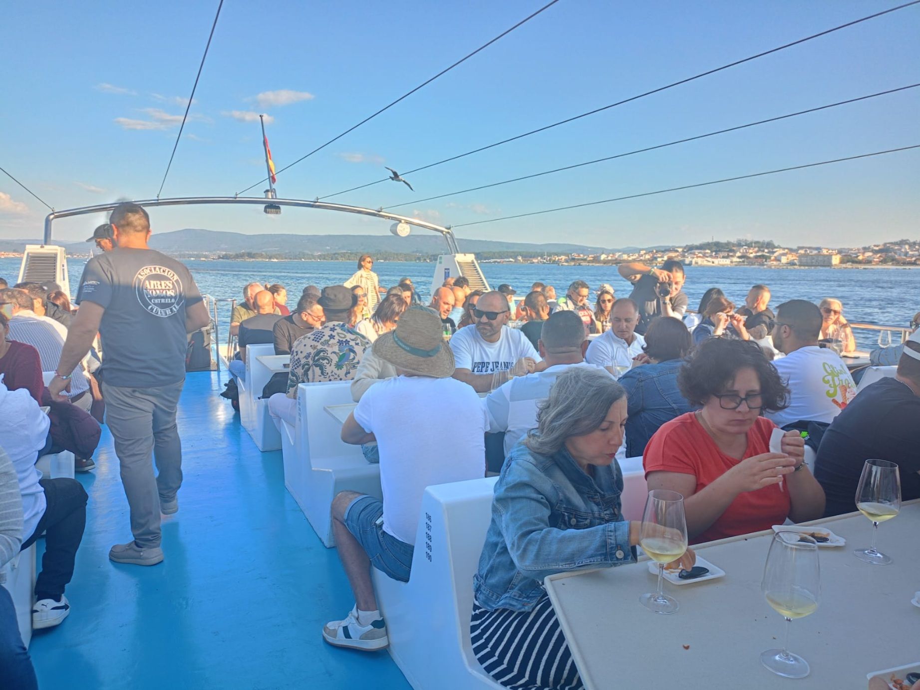 La ruta de «Viños singulares polo mar» a bordo del catamarán «Gran Cormorán Jet», esta tarde-noche.