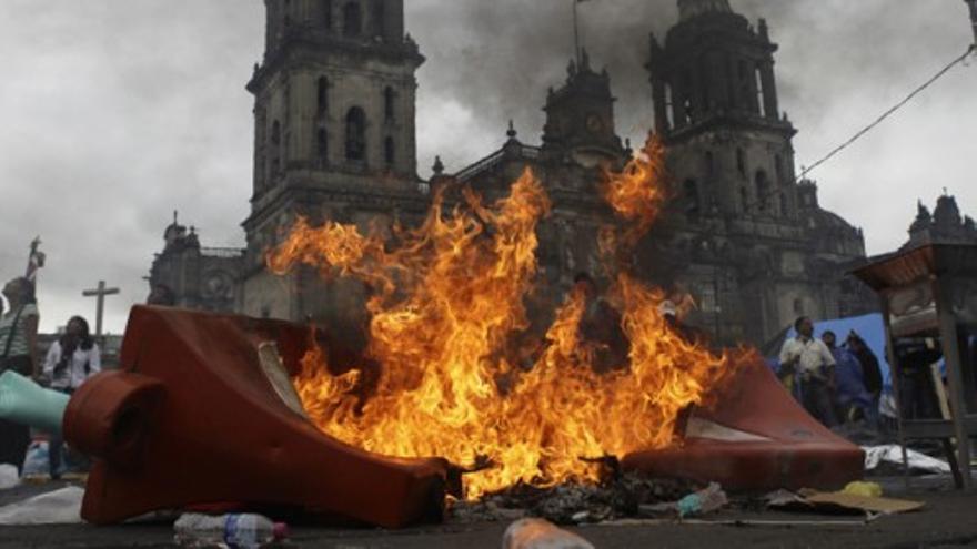 La policía mexicana desaloja a los maestros