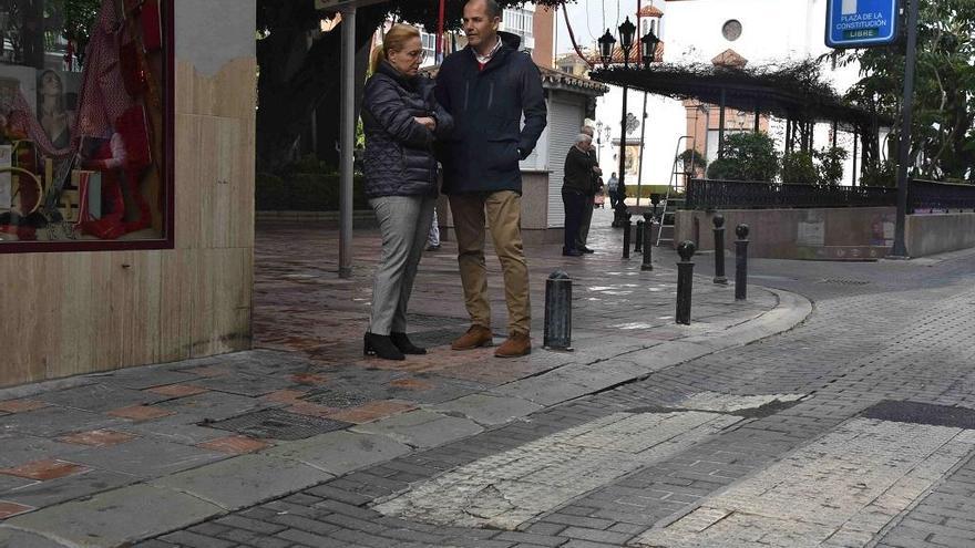 Fuengirola sustituirá el adoquinado de la calle Miguel de Cervantes por asfalto