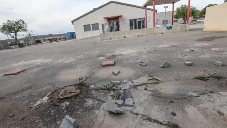 La Escuela cuando la Asociación de Vecinos denunció su abandono en noviembre de 2016.