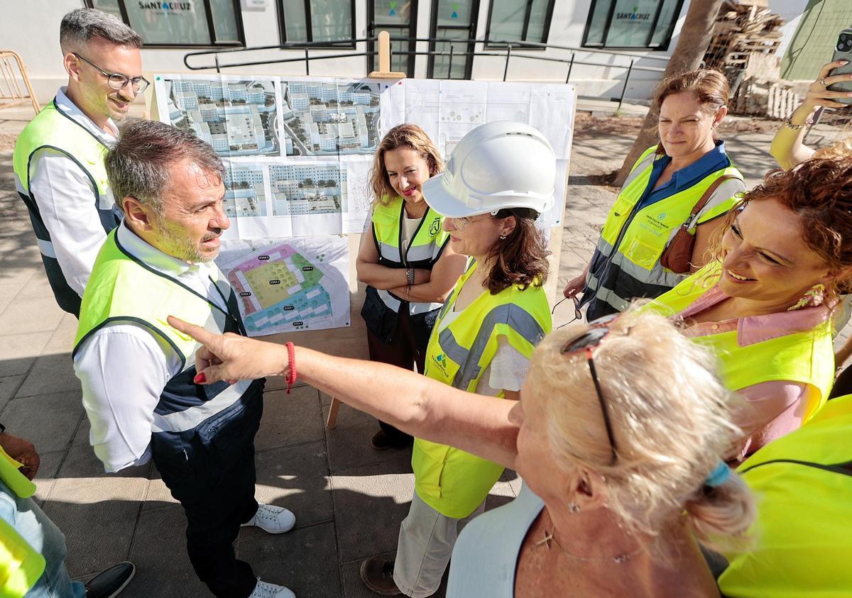 Obras de accesibilidad en la plaza de las Mil Viviendas de La Salud