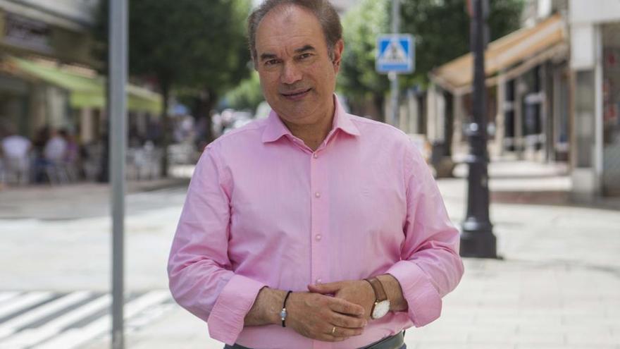 José Crespo, en la calle Principal de Lalín el pasado verano. // Bernabé/Ana Agra