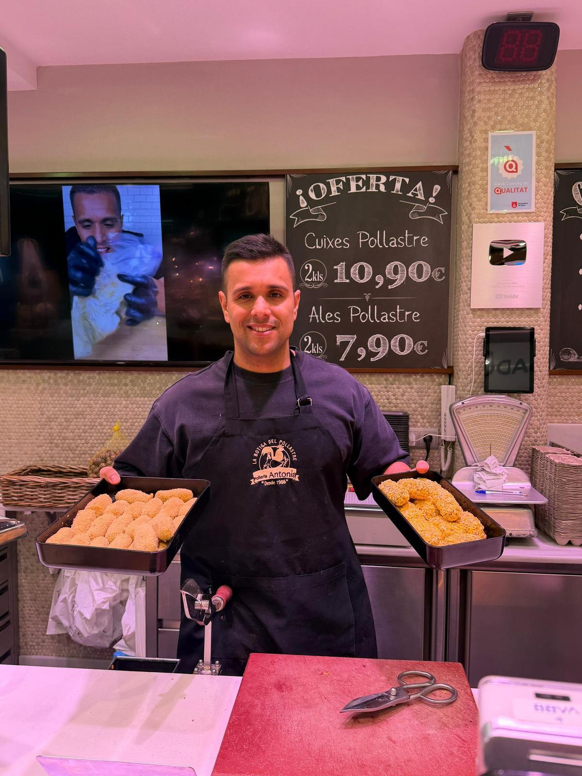 Ismael Salamanca, conocido como Ismael Cocinillas, en La Botiga del Pollastre de MercaGavà