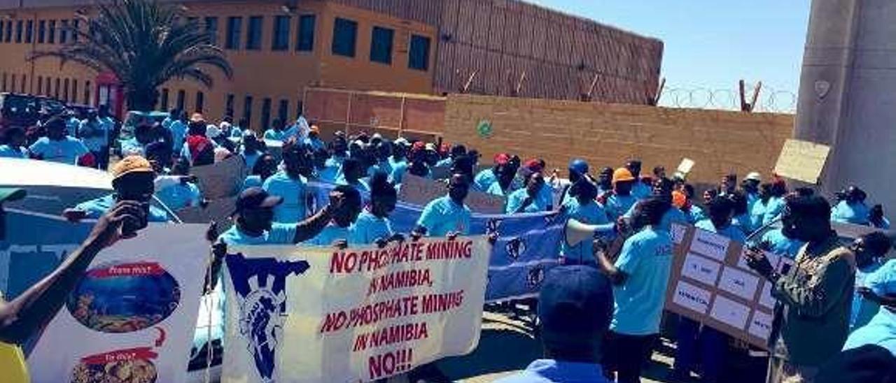 Protesta de trabajadores pesqueros contra la mina. // Insight Namibia