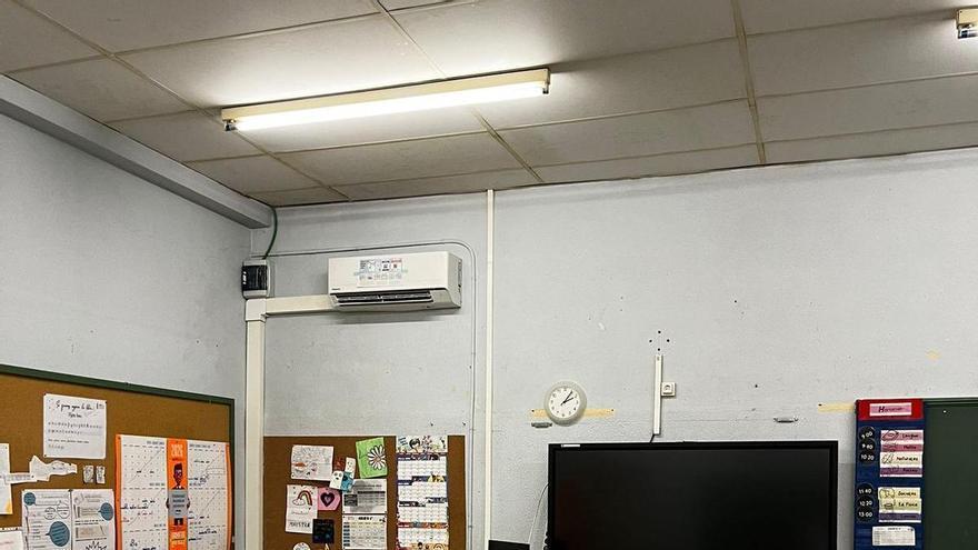 Un pueblo entero se pone manos a la obra en Aragón para que sus niños no pasen calor en clase: "Esto hace que nos demos cuenta de la importancia de la gente”