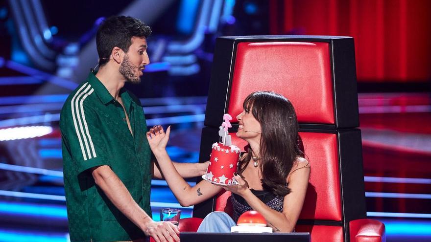 Aitana y Sebastián Yatra sorprenden al público de &#039;La Voz Kids&#039; celebrando su segundo aniversario