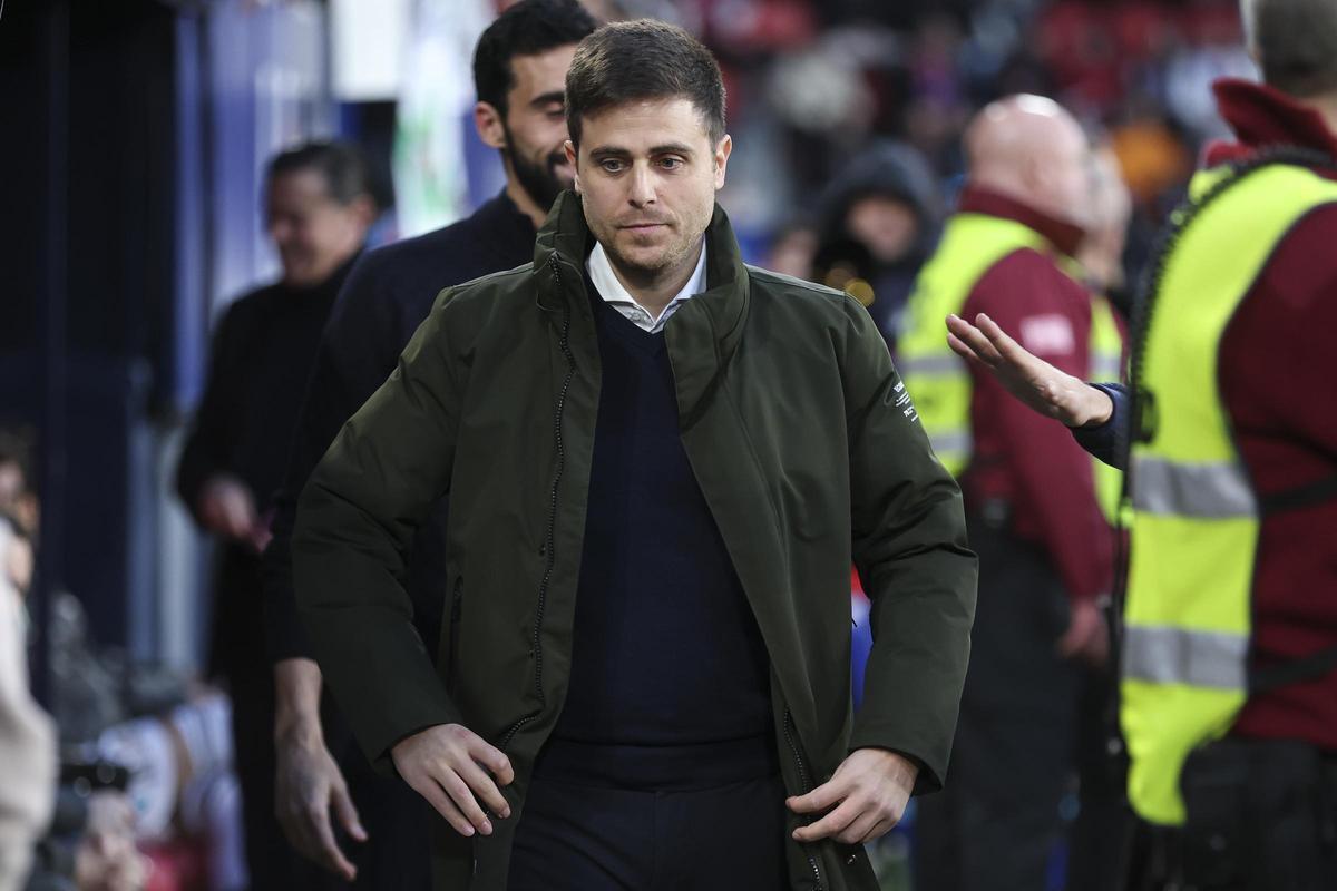 Alessio Lisci, head coach of CA Osasuna, looks on during the Spanish League, LaLiga EA Sports, football match played between CA Osasuna and Real Madrid at El Sadar stadium on February 21, 2026, in Pamplona, Spain. AFP7 21/02/2026 ONLY FOR USE IN SPAIN