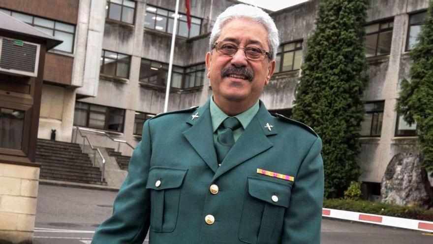 El cabo primero Serafín Pérez, ayer, en la Comandancia de la Guardia Civil de Oviedo.