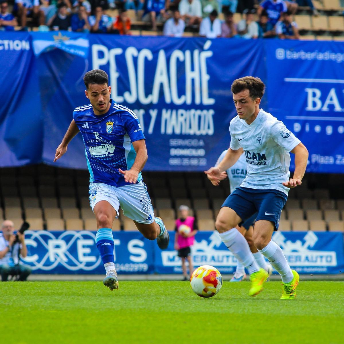 Un lance del partido entre el Xerez CD y el UCAM Murcia