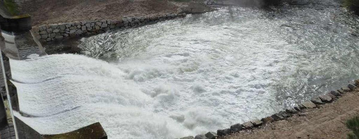 "El resto del molino también tiene peligro de caer al río"