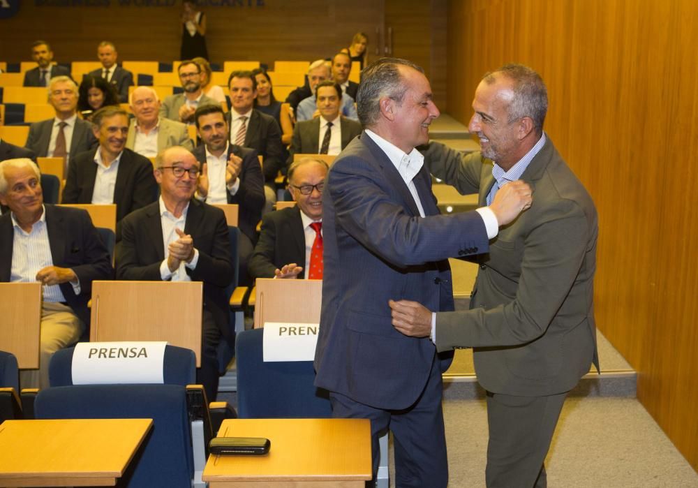 Distintos momentos de la celebración de la asamblea de la CEV en Alicante