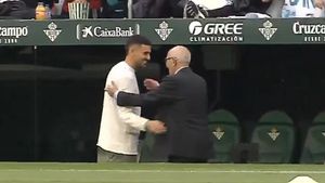 Ceballos, en el Benito Villamarín antes del partido