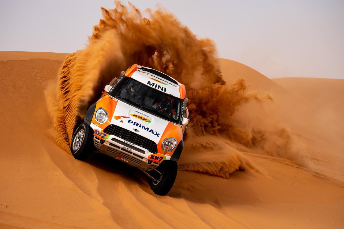 Laia Sanz y su copiloto, Maurizio Gerini, durante un rally.