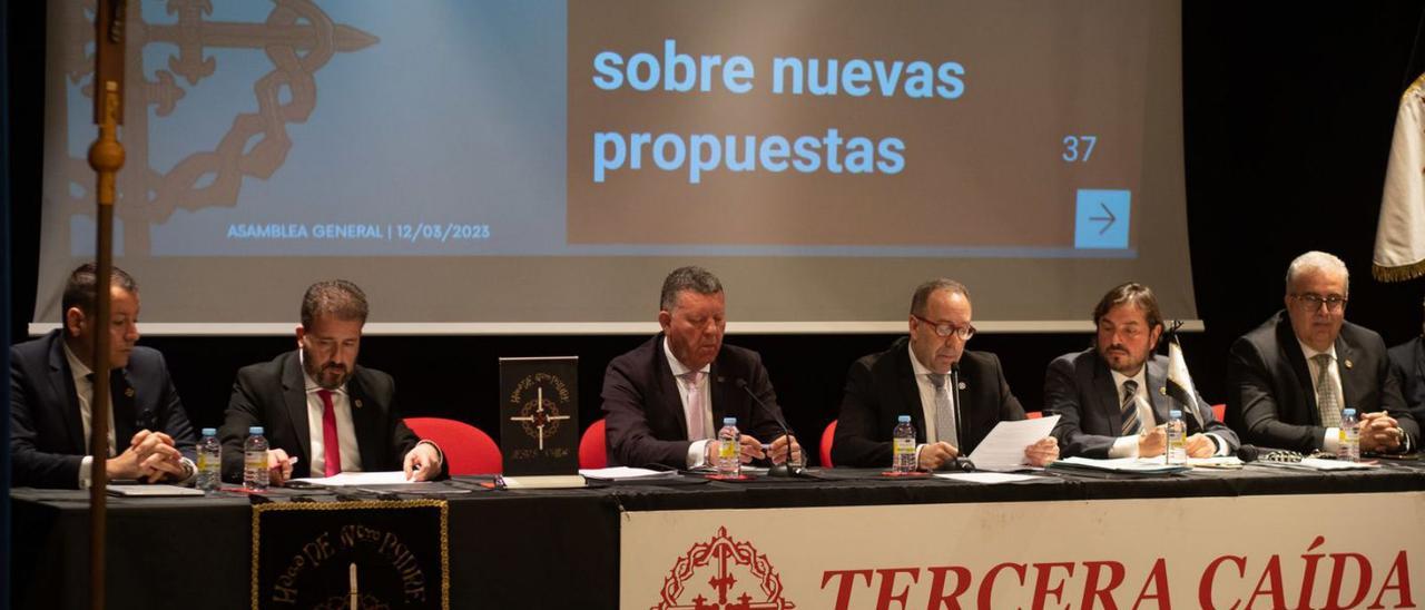 La Tercera Caída debatirá en asamblea si se coloca el palio a la imagen de la Amargura