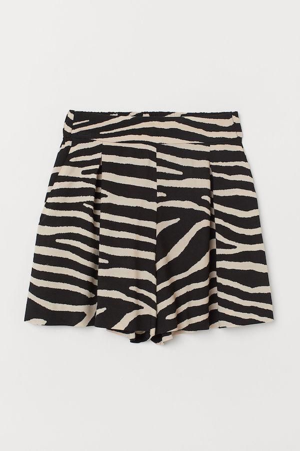 Short de talle alto con estampado de cebra, de H&M