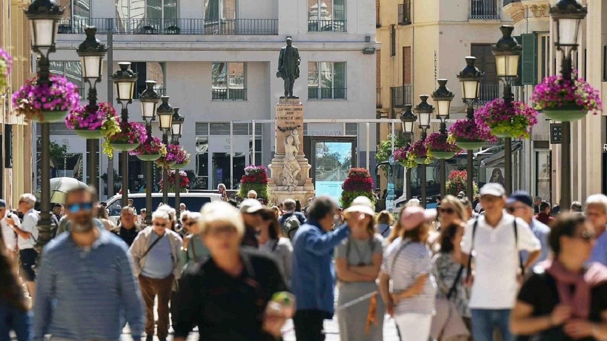 Turistas por la calle Larios de Málaga.