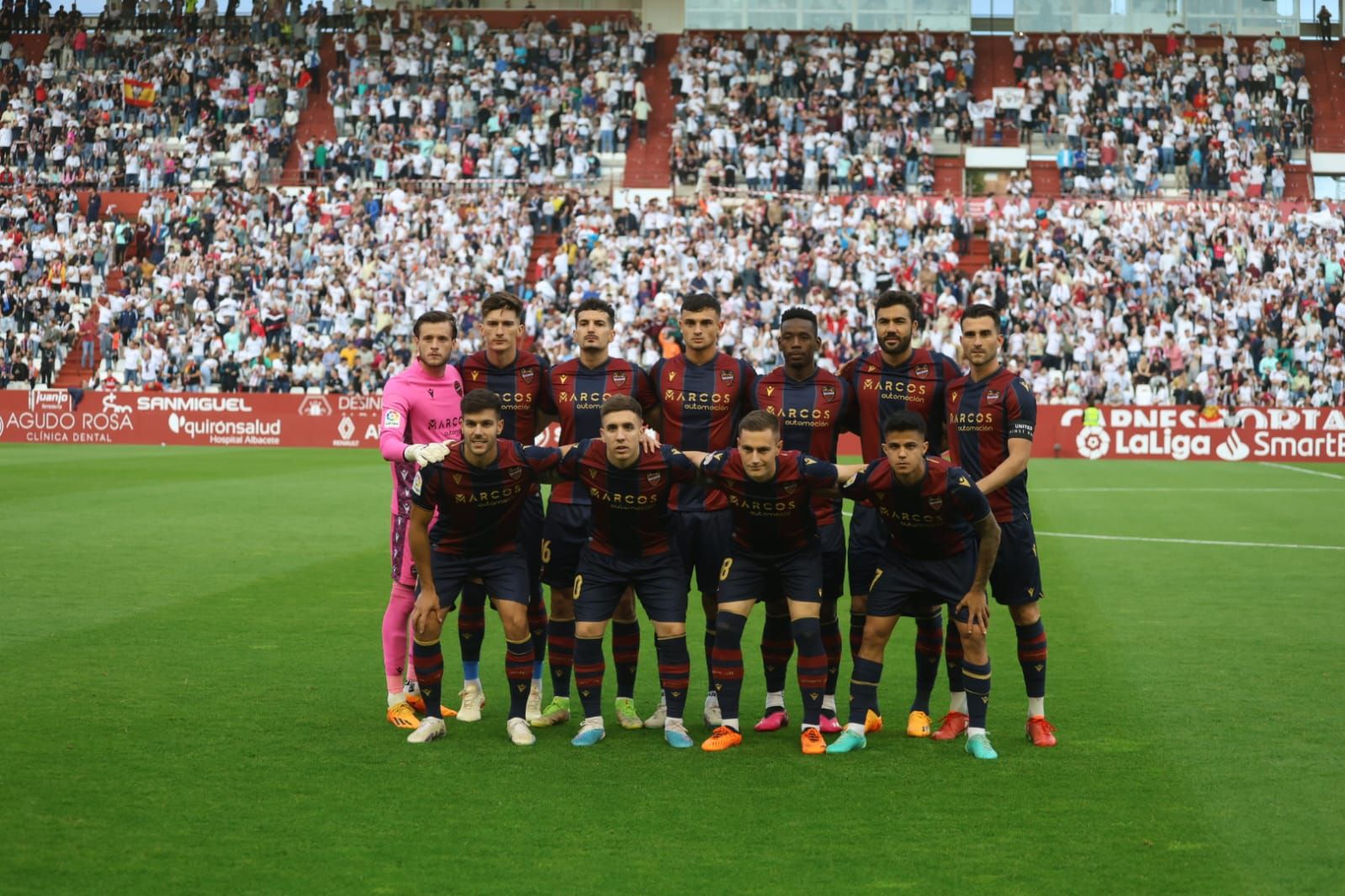 El partido entre el Albacete y el Levante UD, en imágenes