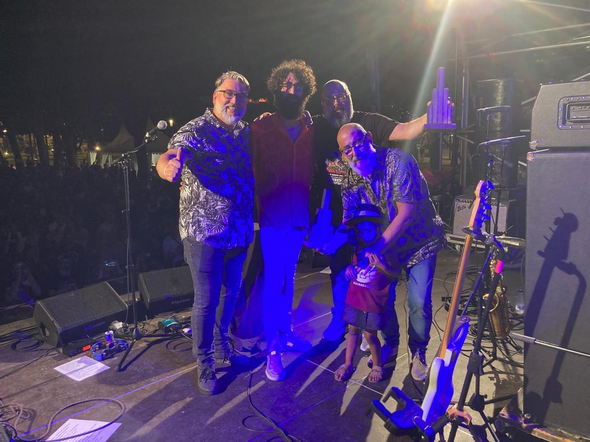 Víctor Velasco y Dani Allman, organizadores de La Grapa, con Julián García y Edmundo Fariña, miembros de las organizaciones de los festivales de blues de Torreperogil (Jaén) y Béjar (Salamanca).