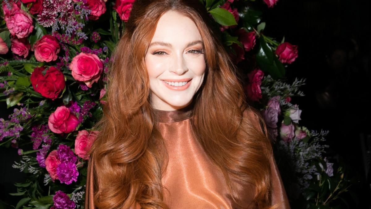 Lindsay Lohan le pide consejos de maternidad a todo el mundo: ahora a Jamie Lee Curtis