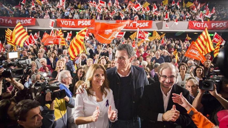 El PSOE cruza los dedos y se encomienda a los indecisos