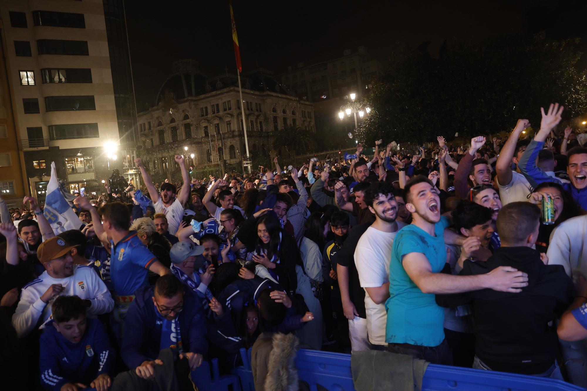 EN IMÁGENES: Así se desato locura azul en La Escandalera durante el derbi asturiano