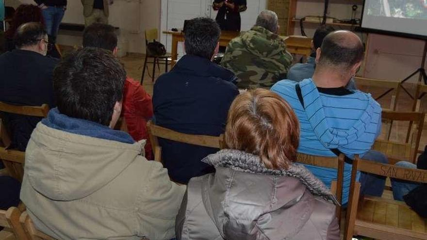 Reunión con la Asociación de Vecinos de San Rafael. // D.P.