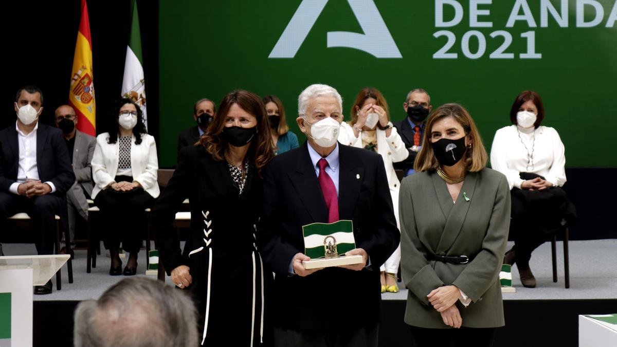 Entrega de los premios por el Día de Andalucía en Málaga