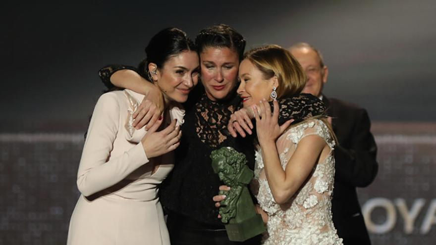 Las hijas de Marisol MarÃ­a Estevez y Celia Flores recogen el Goya de Honor