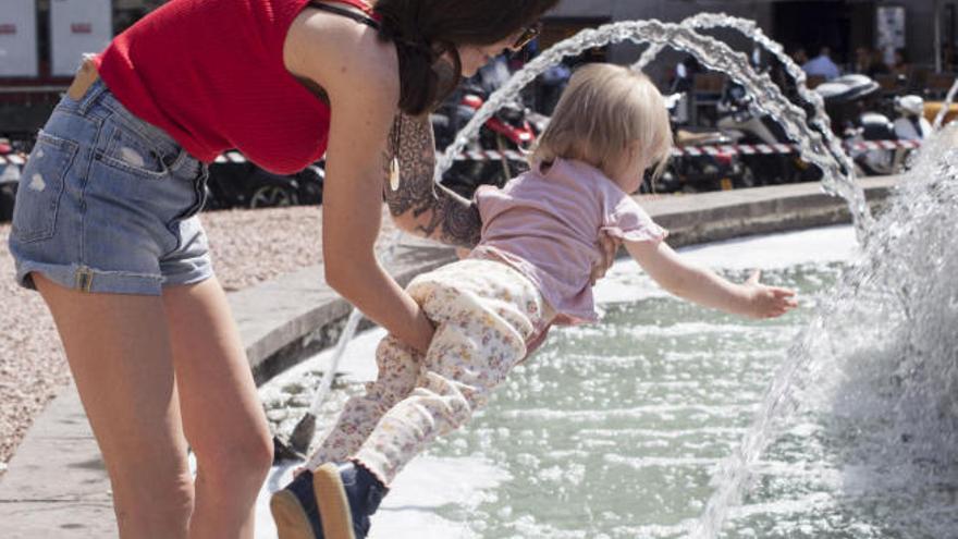 Activado un plan preventivo contra los efectos del calor en Canarias