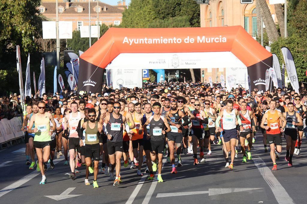 Las mejores imágenes de la TotalEnergies Maratón Murcia Costa Cálida