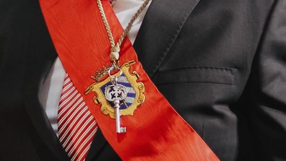 El alcalde de Épila tiene la responsabilidad de custodiar las llaves del Sagrario durante la Semana Santa.