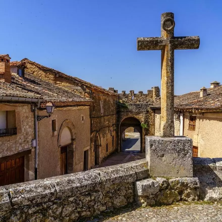 Pedraza no es el pueblo más bonito de Segovia, Maderuelo sí