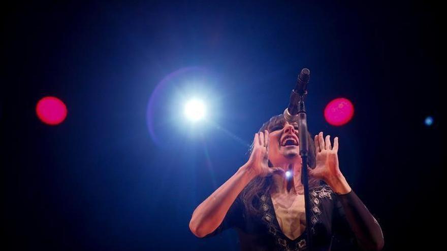 Amaral celebra su año de 'Dolce Vita' más convulso: "En medio de todo lo hermoso que existe estáis vosotros"