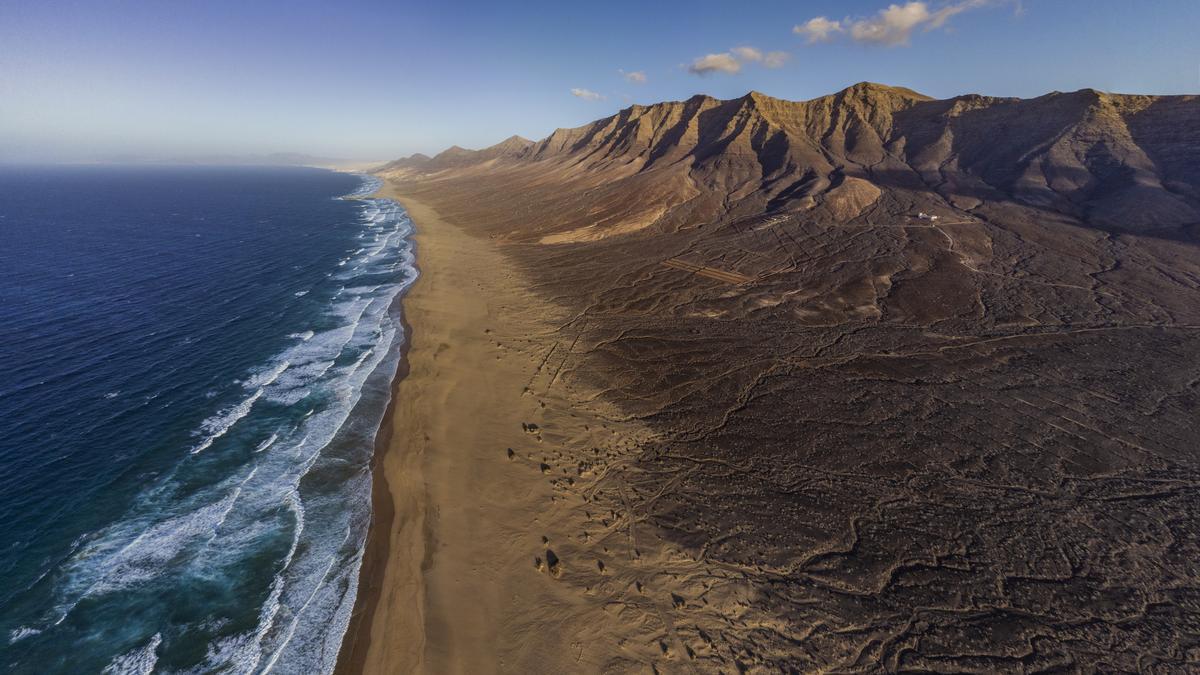 Las playas más largas que puedes disfrutar sin salir de España