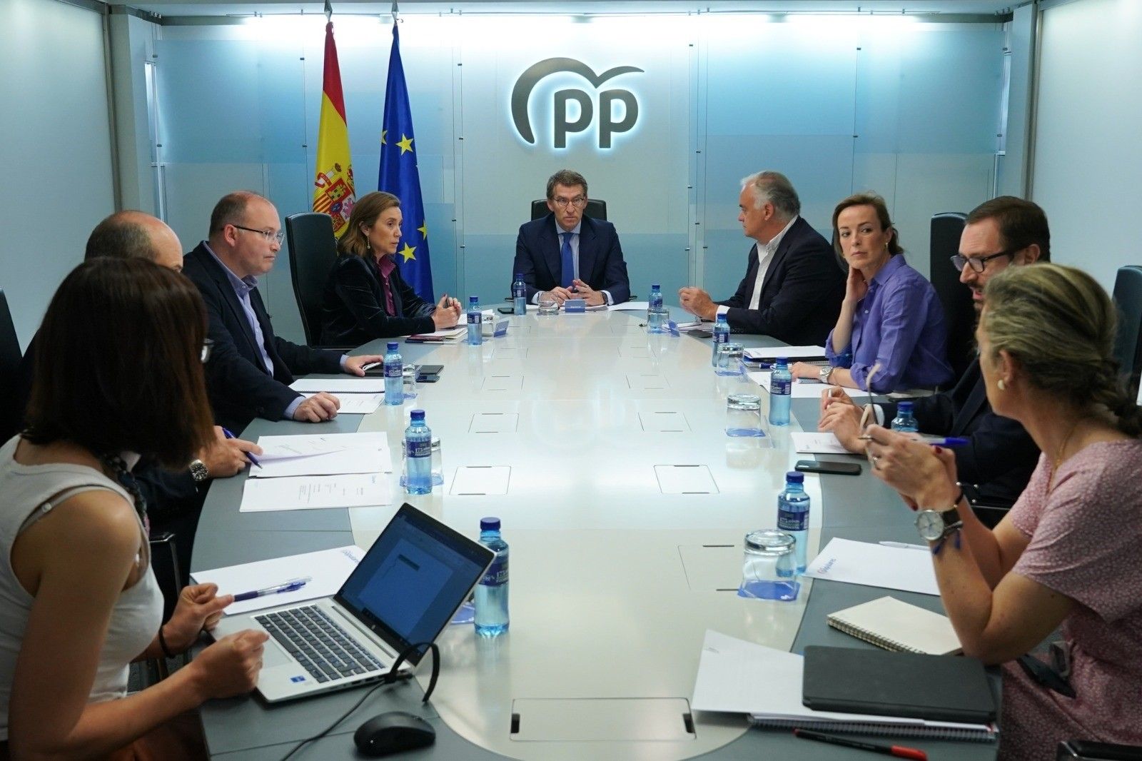 El presidente del PP, Alberto Núñez Feijóo, preside la reunión del comité de dirección del PP en la sede nacional del partido.