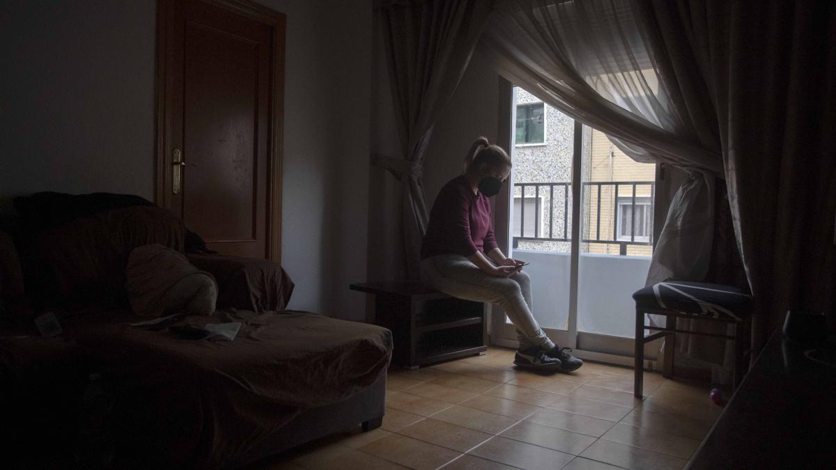 Ana Bermúdez en su casa del barrio valenciano de Orriols.