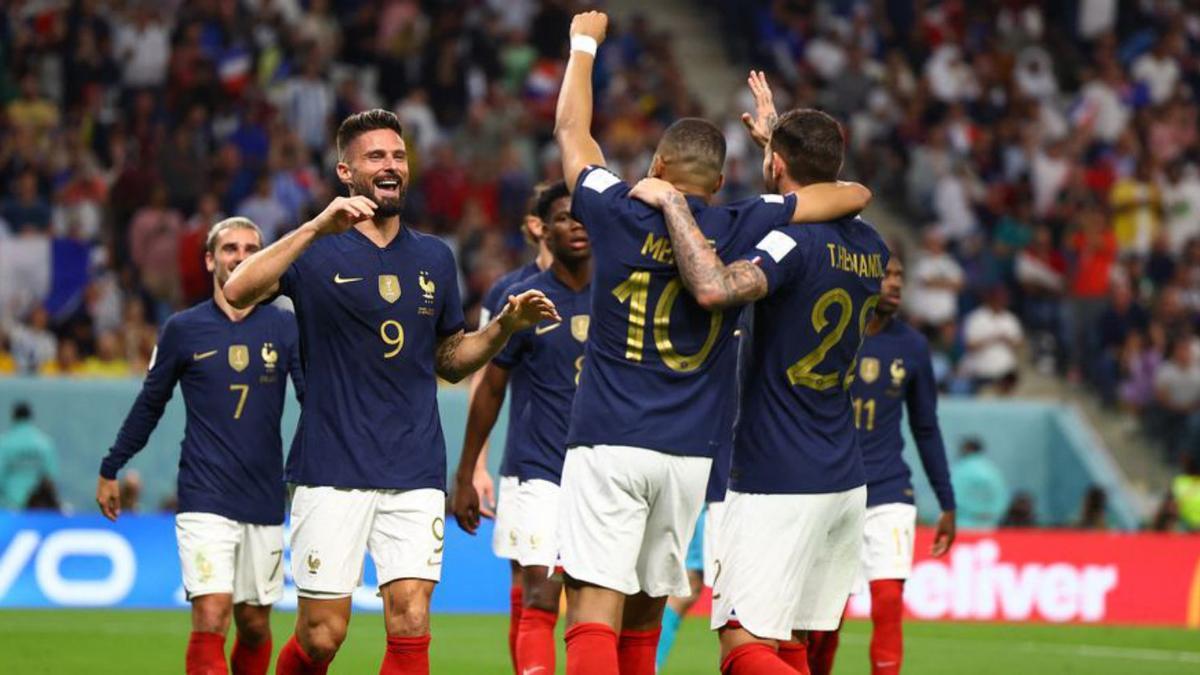Els jugadors 
francesos celebren un gol | |  REUTERS