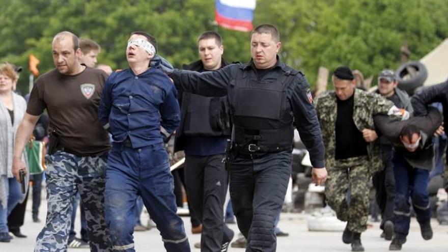Ucrania cierra el espacio aéreo de Donetsk en su ofensiva contra los prorrusos