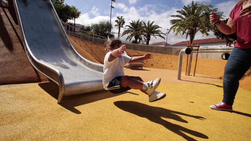 Imagen de la inauguración del Parque Inclusivo El Laurel en el Puerto de la Cruz.