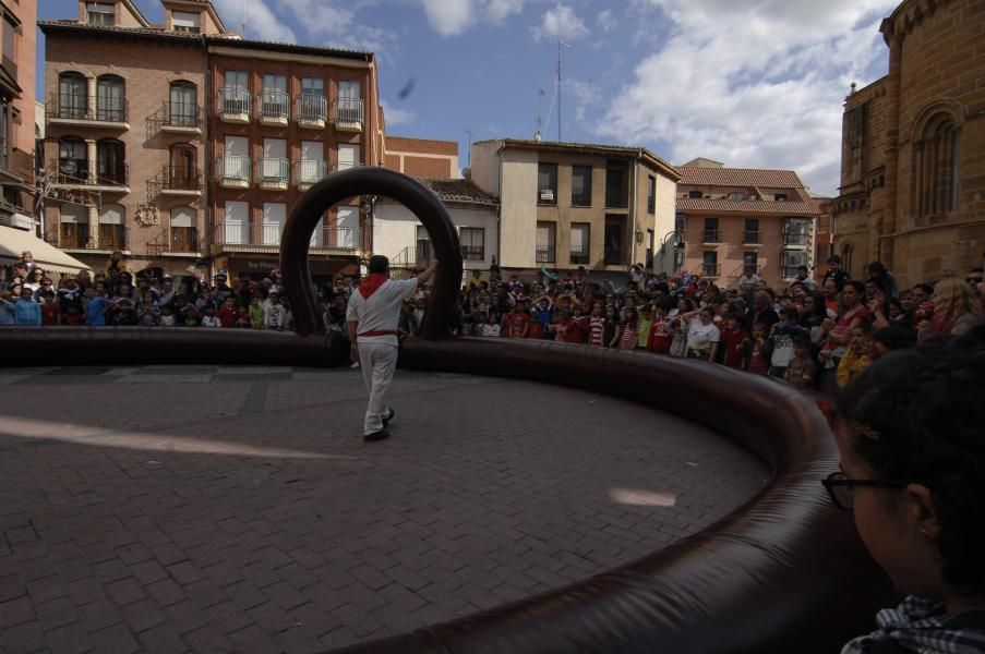 Los toros hinchables llenaron las calles