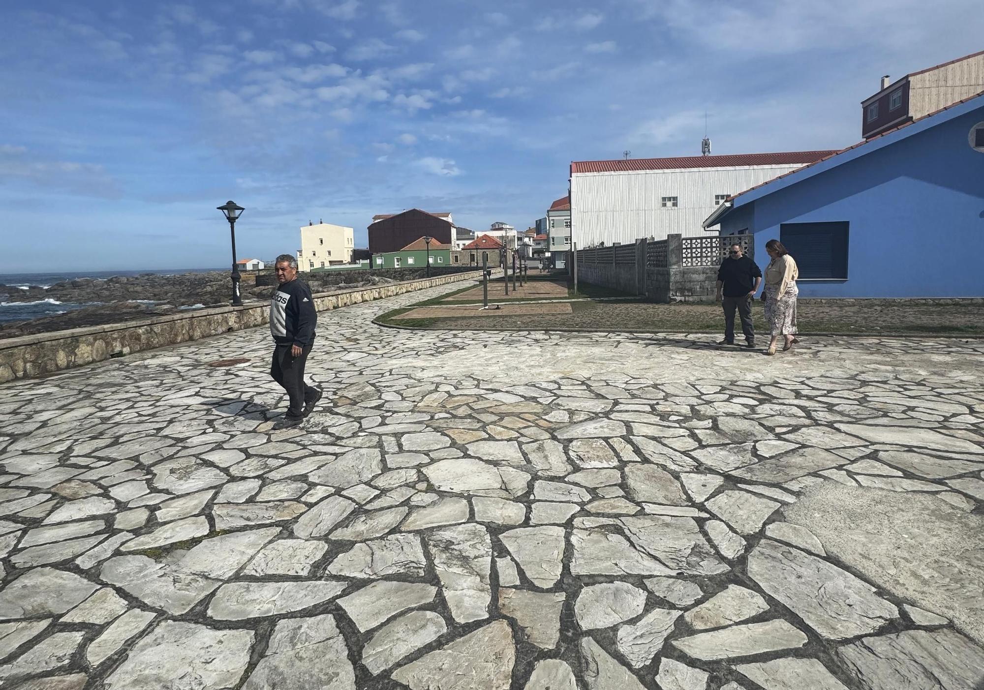 A Praza do Coído está a ser obxecto dunha mellora integral.