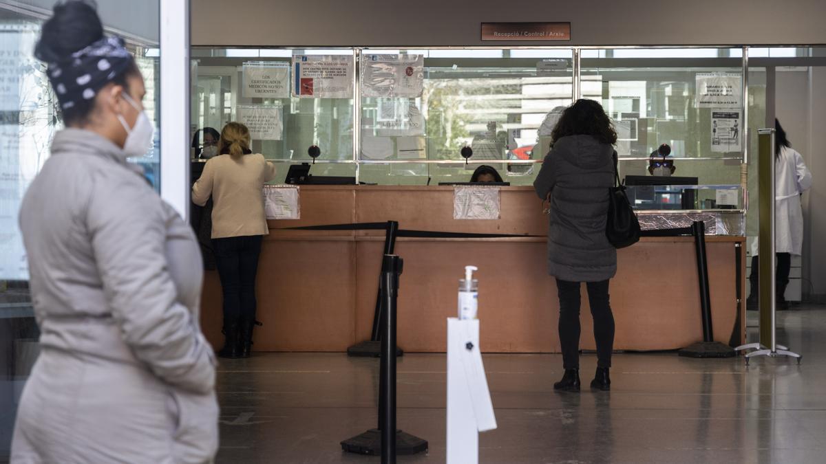 Centro de salud de Campanar en València donde tuvieron que dejar de dar citas en enero por el colapso.