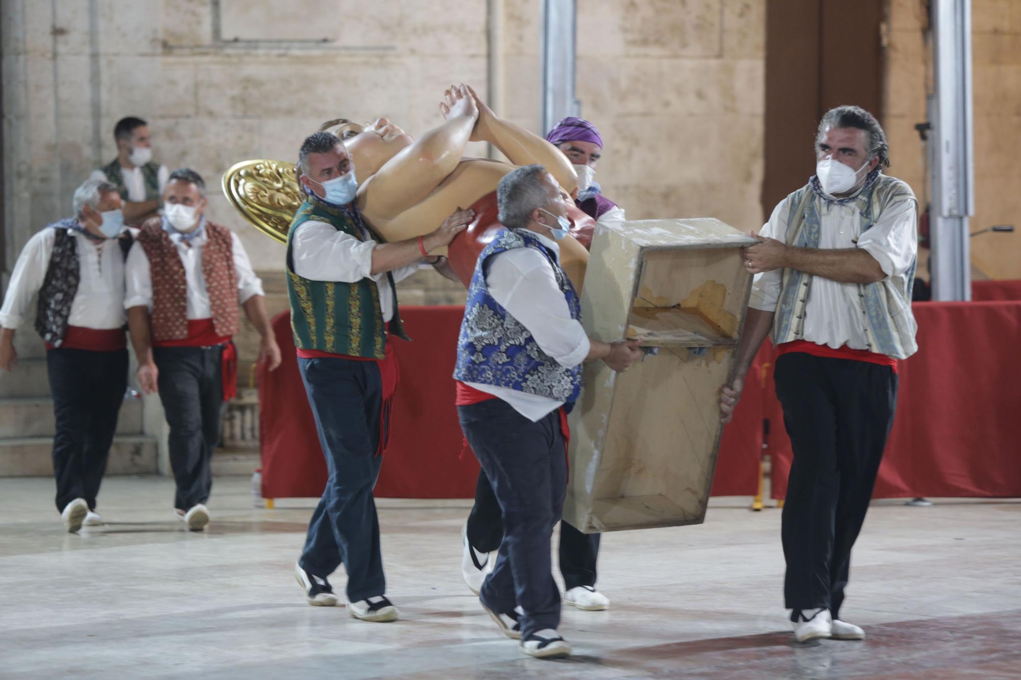 Búscate en el segundo día de Ofrenda por la calle de Caballeros (entre las 21.00 y las 22.00 horas)