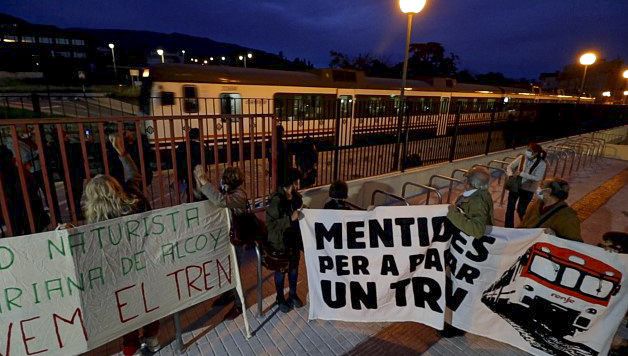 El Ayuntamiento de Alcoy y el PSOE defienden la actuación del Gobierno en la mejora del tren