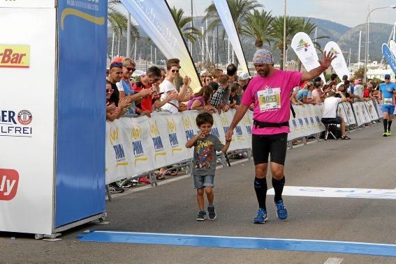 9.000 Läufer aus 49 Ländern gingen am Sonntag den 15.10 an den Start. In der Marathon - Disziplin gingen die Deutschen leer aus.